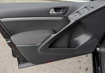 Подержанный автомобиль Volkswagen Tiguan 2015 года (19 фото)