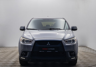 Подержанный автомобиль Mitsubishi ASX 2012 года (8 фото)