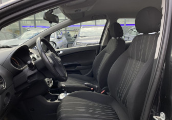 Подержанный автомобиль Opel Corsa 2009 года (16 фото)