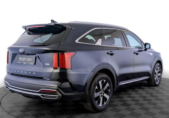 Подержанный автомобиль Kia Sorento 2021 года (5 фото)