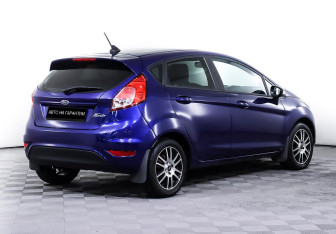 Подержанный автомобиль Ford Fiesta Hatchback 2018 года (5 фото)