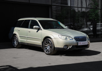 Подержанный автомобиль Subaru Outback Wagon 2008 года (3 фото)