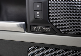 Подержанный автомобиль Land Rover Defender Suv 2021 года (24 фото)