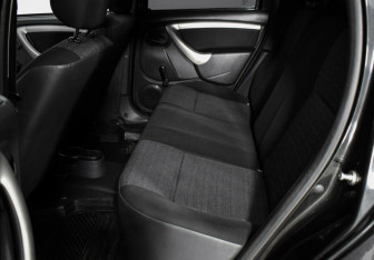 Подержанный автомобиль Renault Duster 2014 года (12 фото)