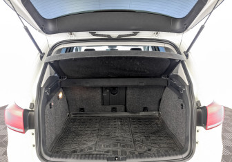 Подержанный автомобиль Volkswagen Tiguan 2015 года (10 фото)