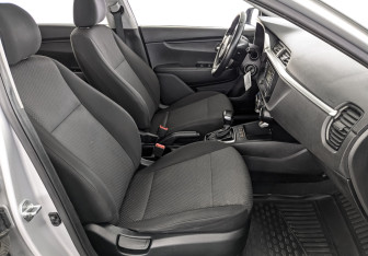 Подержанный автомобиль Kia Rio Hatchback 2021 года (23 фото)