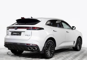 Подержанный автомобиль Changan UNI-K 2023 года (4 фото)