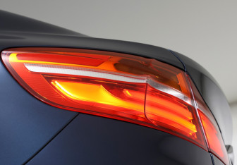 Подержанный автомобиль BMW X6 2013 года (21 фото)