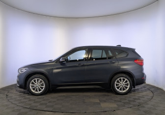 Подержанный автомобиль BMW X1 2018 года (9 фото)