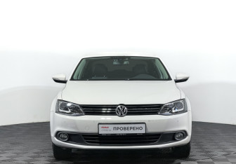 Подержанный автомобиль Volkswagen Jetta Sedan 2013 года (2 фото)