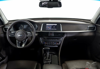 Подержанный автомобиль Kia Optima Sedan 2018 года (8 фото)