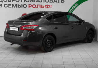 Подержанный автомобиль Nissan Sentra Sedan 2015 года (3 фото)