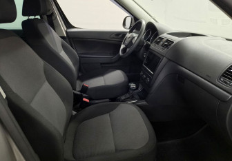Подержанный автомобиль Skoda Yeti 2012 года (8 фото)