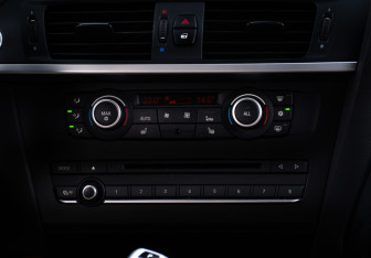 Подержанный автомобиль BMW X3 2010 года (16 фото)