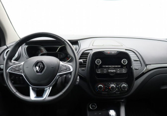 Подержанный автомобиль Renault Kaptur 2020 года (15 фото)