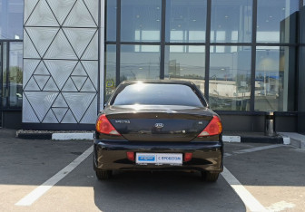 Подержанный автомобиль Kia Spectra Sedan 2006 года (6 фото)