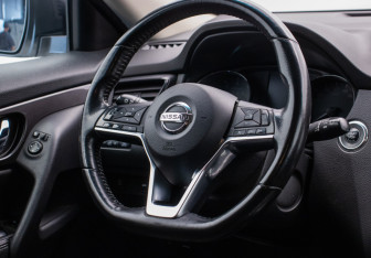 Подержанный автомобиль Nissan X-Trail 2019 года (14 фото)