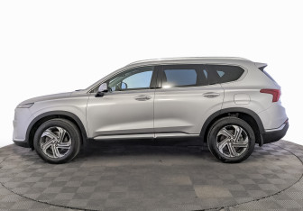 Подержанный автомобиль Hyundai Santa Fe 2021 года (8 фото)