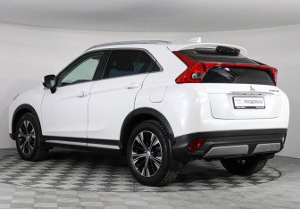 Подержанный автомобиль Mitsubishi Eclipse Cross 2022 года (7 фото)
