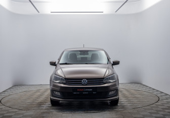 Подержанный автомобиль Volkswagen Polo Sedan 2017 года (2 фото)