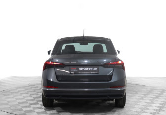 Подержанный автомобиль Skoda Rapid Liftback 2021 года (6 фото)