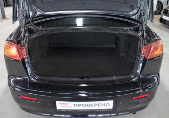 Подержанный автомобиль Mitsubishi Lancer Sedan 2007 года (10 фото)