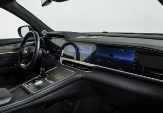 Подержанный автомобиль Geely Monjaro 2025 года (9 фото)