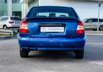 Подержанный автомобиль Hyundai Accent Sedan 2002 года (6 фото)