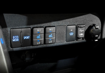 Подержанный автомобиль Toyota RAV4 2018 года (26 фото)