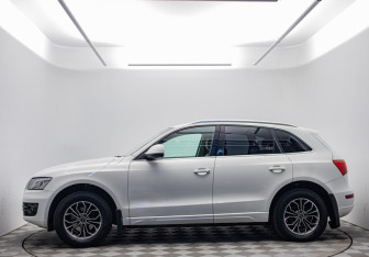 Подержанный автомобиль Audi Q5 2010 года (8 фото)