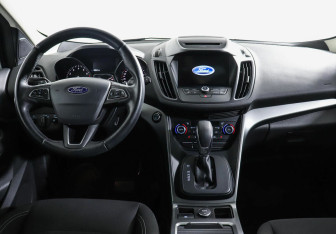 Подержанный автомобиль Ford Kuga 2017 года (6 фото)