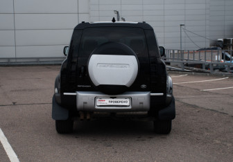 Подержанный автомобиль Land Rover Defender Suv 2020 года (6 фото)