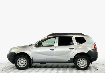 Подержанный автомобиль Renault Duster 2015 года (3 фото)