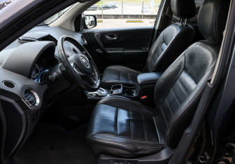 Подержанный автомобиль Renault Koleos 2013 года (16 фото)