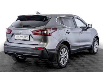 Подержанный автомобиль Nissan Qashqai 2022 года (5 фото)