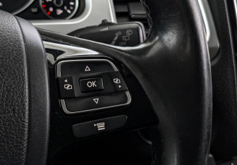 Подержанный автомобиль Volkswagen Touareg 2016 года (28 фото)