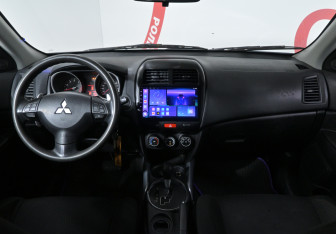 Подержанный автомобиль Mitsubishi ASX 2010 года (7 фото)