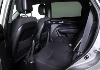 Подержанный автомобиль Kia Sorento 2016 года (11 фото)