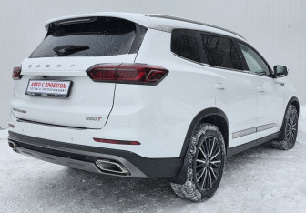 Подержанный автомобиль Chery Tiggo 8 Pro 2022 года (5 фото)