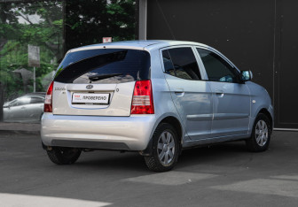 Подержанный автомобиль Kia Picanto 2007 года (4 фото)