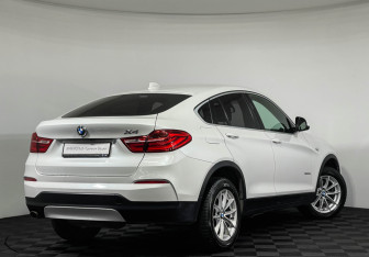 Подержанный автомобиль BMW X4 2017 года (2 фото)