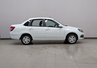 Подержанный автомобиль LADA (ВАЗ) Granta Sedan 2023 года (19 фото)