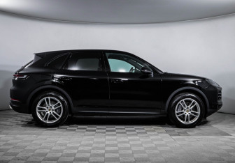 Подержанный автомобиль Porsche Cayenne 2024 года (4 фото)