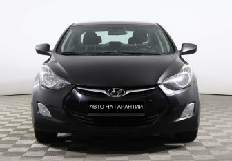 Подержанный автомобиль Hyundai Elantra Sedan 2013 года (2 фото)