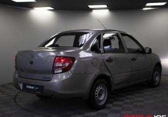 Подержанный автомобиль LADA (ВАЗ) Granta Sedan 2012 года (18 фото)