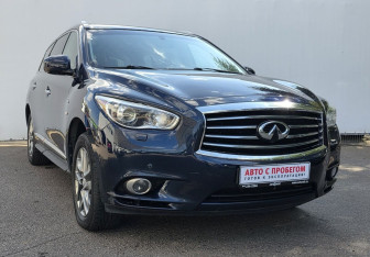 Подержанный автомобиль Infiniti QX60 2015 года (3 фото)