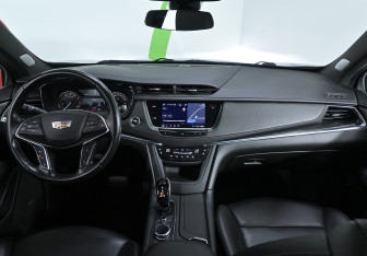 Подержанный автомобиль Cadillac XT5 2020 года (8 фото)