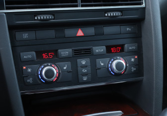 Подержанный автомобиль Audi A6 Sedan 2007 года (15 фото)