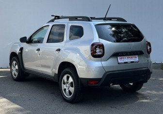 Подержанный автомобиль Renault Duster 2022 года (7 фото)