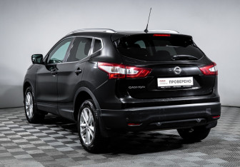 Подержанный автомобиль Nissan Qashqai 2014 года (7 фото)